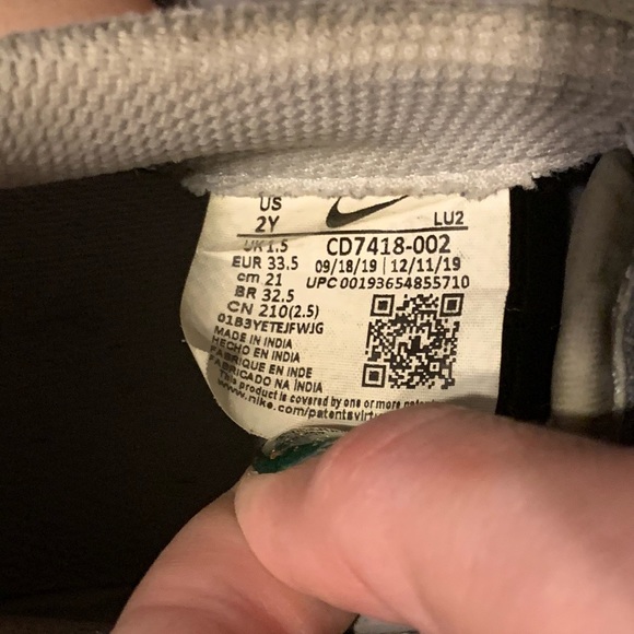 Boys Nike Air Force 1 LV8. Size 2Y. - Picture 6 of 6